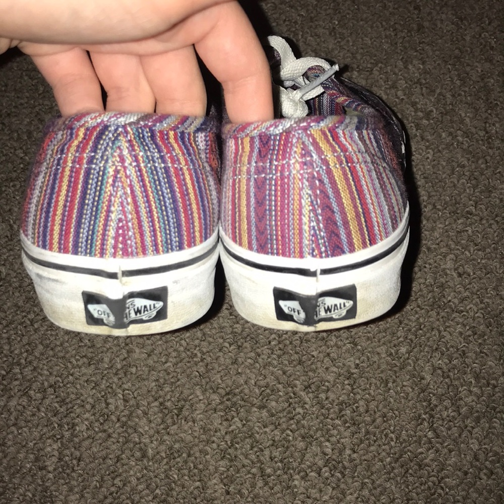 Vans - Picture 3 of 4